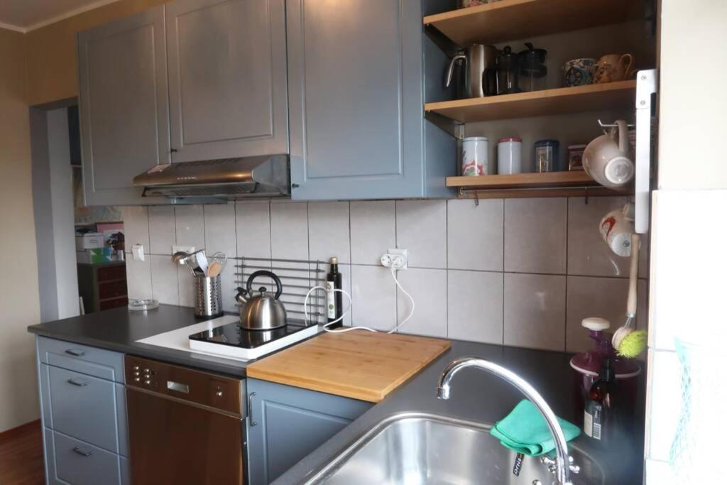 شقة Warm And Welcoming Flat Downtown آكيورِيْري المظهر الخارجي الصورة